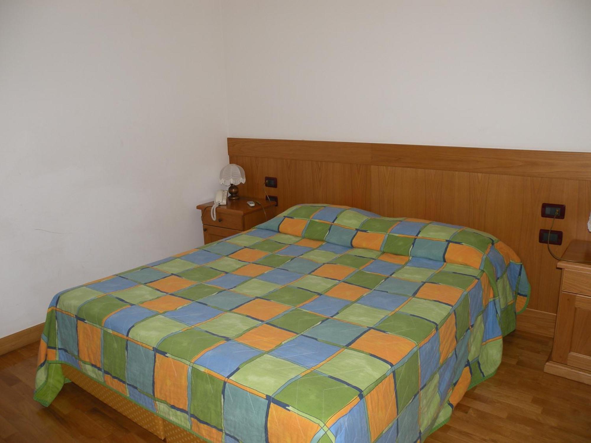 Hotel Ristorante Il Pirata San Vito di Leguzzano Bilik gambar