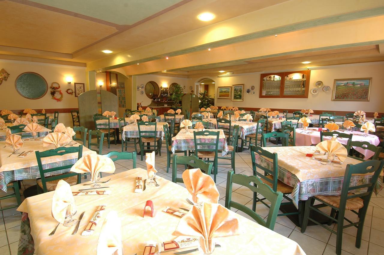 Hotel Ristorante Il Pirata San Vito di Leguzzano Luaran gambar
