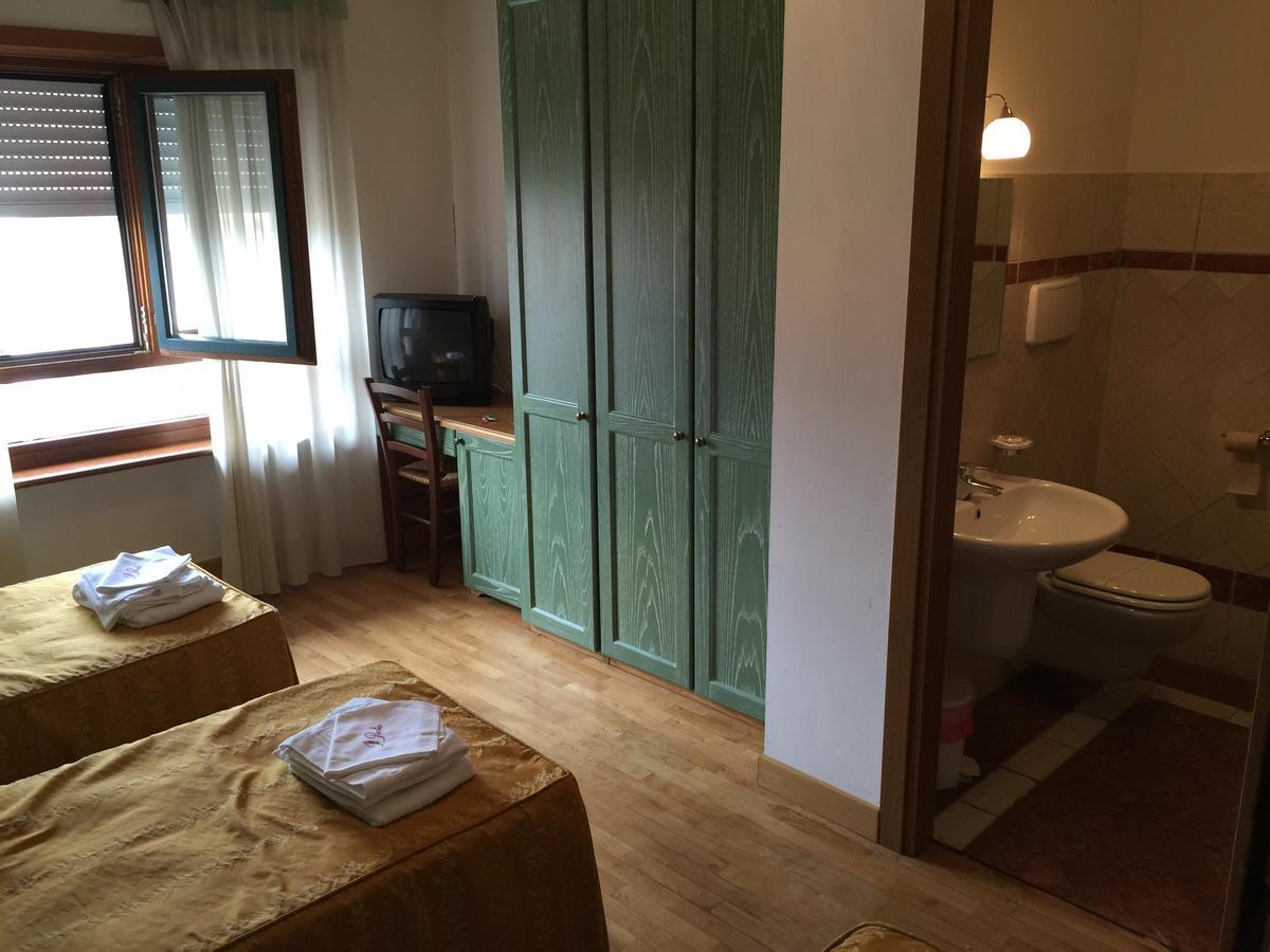 Hotel Ristorante Il Pirata San Vito di Leguzzano Luaran gambar