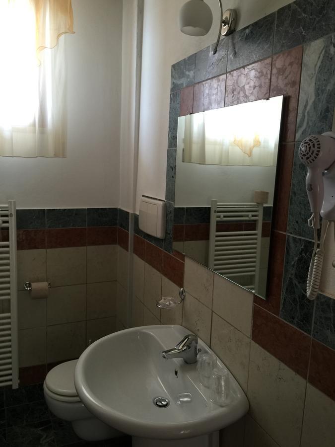 Hotel Ristorante Il Pirata San Vito di Leguzzano Luaran gambar