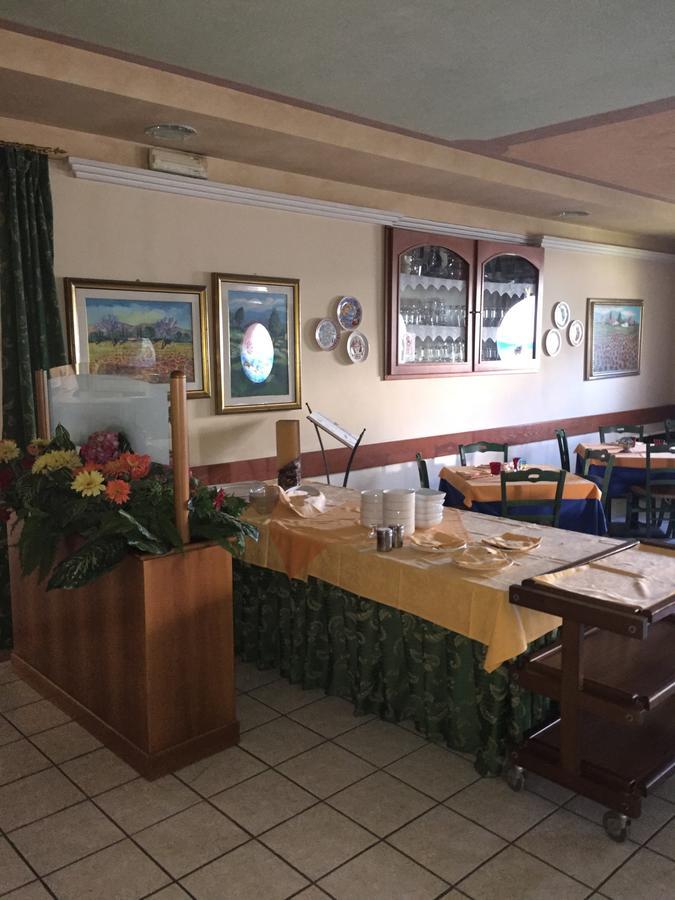 Hotel Ristorante Il Pirata San Vito di Leguzzano Luaran gambar